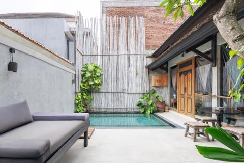 Property building, Swimming pool