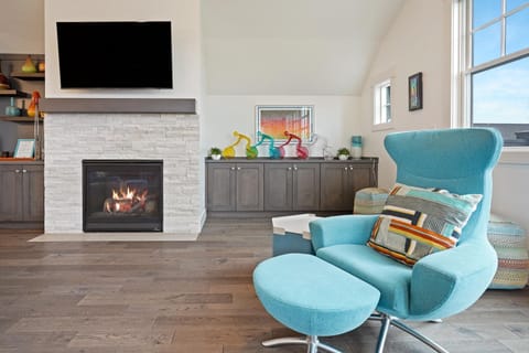 Cairn Home Fire Pit on the Back Patio House in Bend