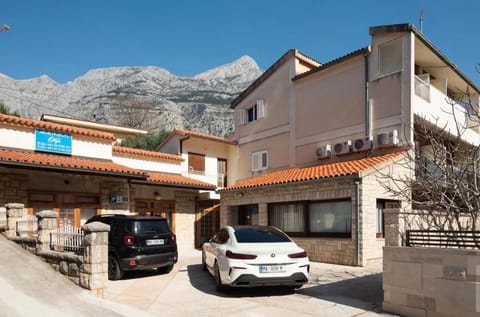 Apartments Olga 2 Apartment in Makarska