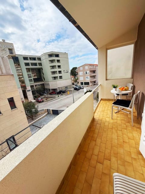 Apartments Olga 2 Apartment in Makarska