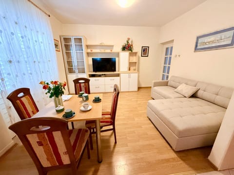 Apartments Olga 2 Apartment in Makarska