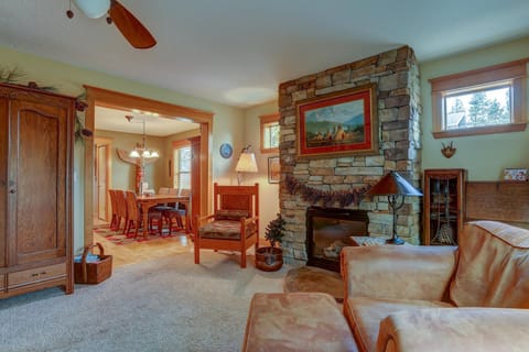 Wanderlust with Rustic Stone Fireplace House in Hood River