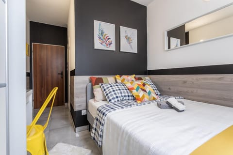 Bed, Photo of the whole room, Bedroom, Guests, towels