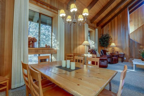 22 Rogue Home with Private Game Room House in Sunriver