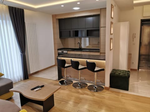 Kitchen or kitchenette, Dining area, Communal kitchen