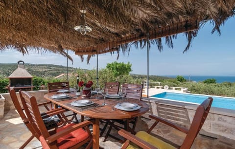 Balcony/Terrace, Swimming pool, Breakfast