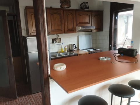 Communal lounge/ TV room, kitchen