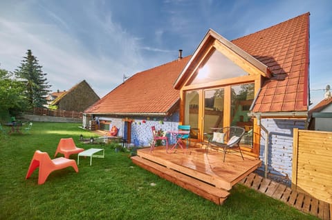 Property building, Game Room, Garden, Garden view, Garden view