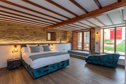 Patio, Bed, Photo of the whole room, Bedroom, Inner courtyard view