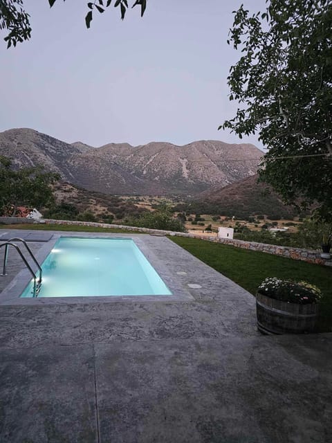 Natural landscape, Mountain view, Pool view, Swimming pool, sunbed