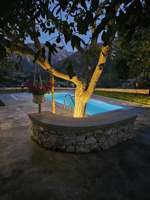 Patriko-Cozy villa on the foot of the mountains House in Crete