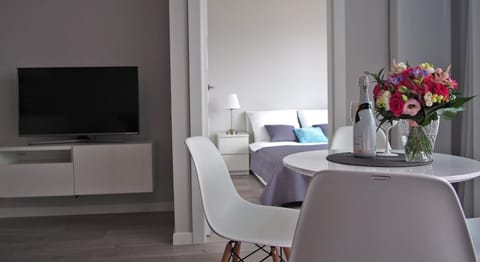 TV and multimedia, Living room, Dining area