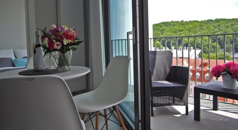 Landmark view, Landmark view