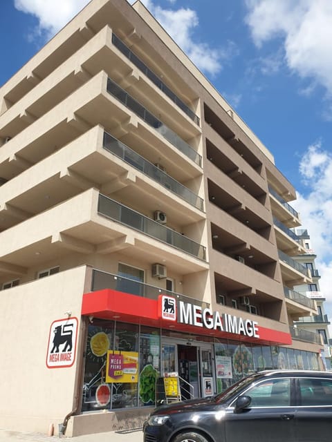 Property building, Supermarket/grocery shop