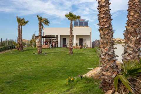 Property building, Day, Garden, Garden view