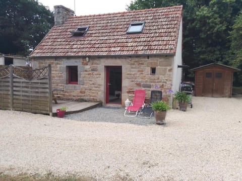 Maison en pierre entre terre et mer House in Finistere