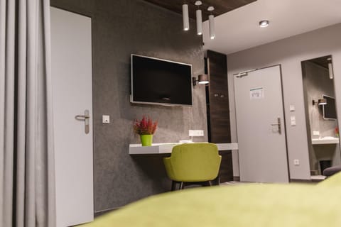 Photo of the whole room, Decorative detail