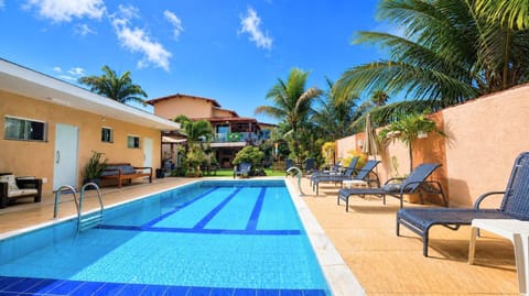 Property building, Day, Pool view, Swimming pool, sunbed