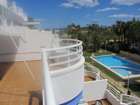 Property building, Balcony/Terrace, Swimming pool