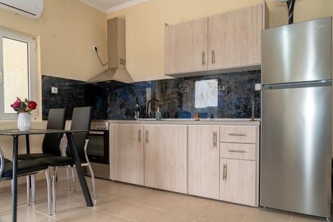 Kitchen or kitchenette, minibar, pet friendly, stove