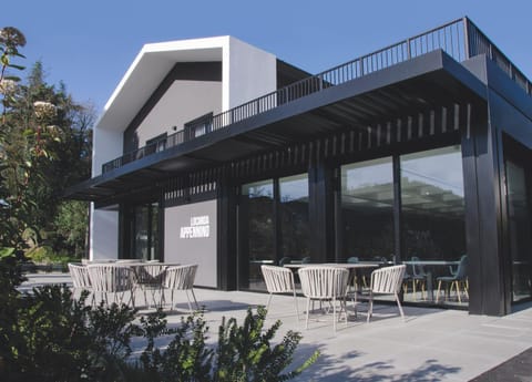 Property building, Restaurant/places to eat