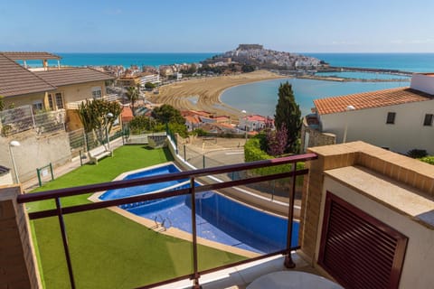 Balcony/Terrace, Pool view, Sea view