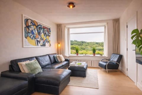 Natural landscape, View (from property/room), View (from property/room), Living room, Seating area, Garden view, Quiet street view