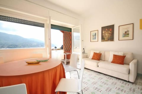 Living room, Sea view