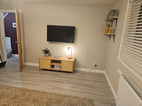 Communal lounge/ TV room, TV and multimedia, Evening entertainment