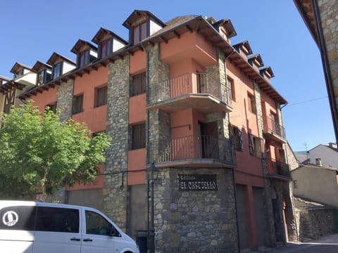Property building, Facade/entrance, Balcony/Terrace, Balcony/Terrace