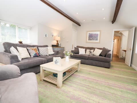 Peewit Barn House in West Oxfordshire District