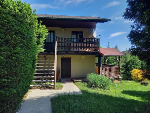 Property building, Garden, Balcony/Terrace, Garden view