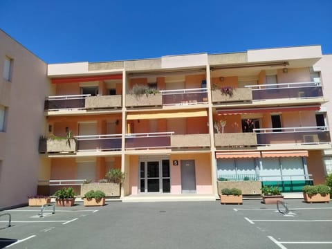 T2 cabine rénové proche commerces et plages, expo sud avec garage à Bormes les Mimosas - FR-1-610-52 Cabin in Bormes-les-Mimosas