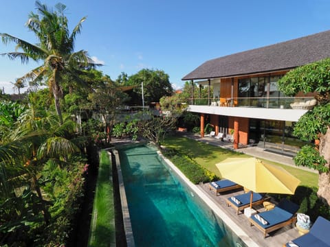 Property building, Day, Natural landscape, Garden, Garden view, Pool view, Swimming pool, sunbed