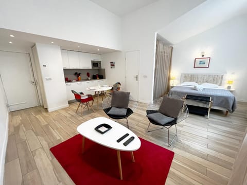 Communal lounge/ TV room, Living room
