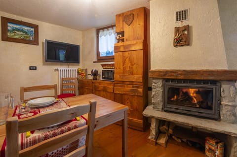 CASA ALINE - Relax tra Natura e Camino - LA SALLE 0069 Apartment in Aosta Valley, Italy