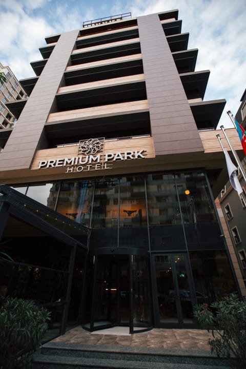 Property building, Facade/entrance, Location