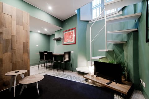 TV and multimedia, Dining area