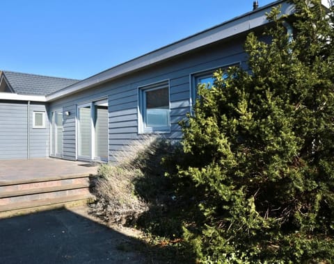 COTTAGE ON THE CANAL House in Flanders