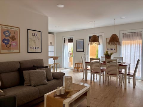 Living room, Seating area, Dining area