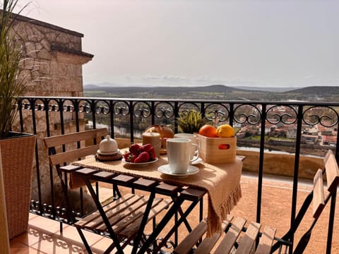 Natural landscape, View (from property/room), Balcony/Terrace, Food, Mountain view