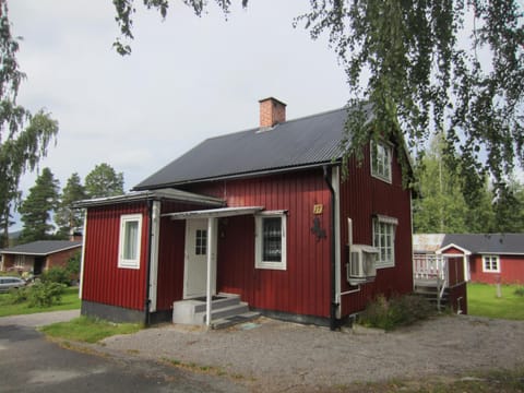 Property building, Facade/entrance, Garden