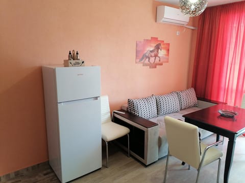 Communal lounge/ TV room, Living room, Seating area, Dining area