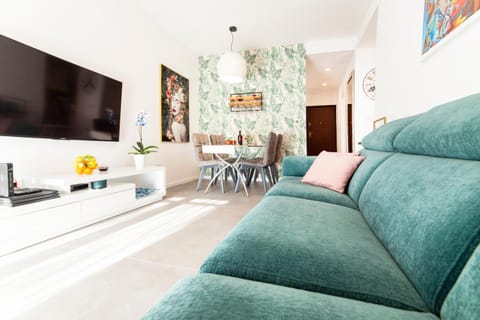 Communal lounge/ TV room, TV and multimedia, Living room, Seating area