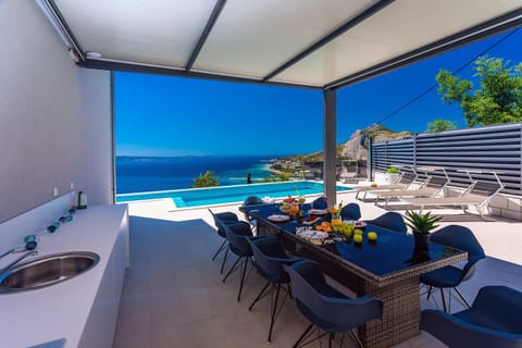 Sea view, Swimming pool