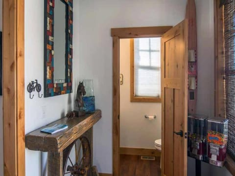 Raven`s View #64 House in Chelan (In Town)