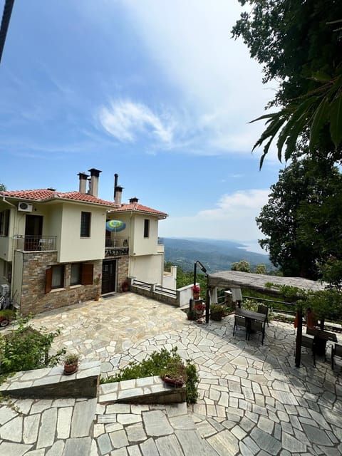 Property building, Natural landscape, Balcony/Terrace, Sea view