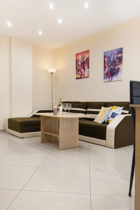 Communal lounge/ TV room, Living room, Seating area, Area and facilities