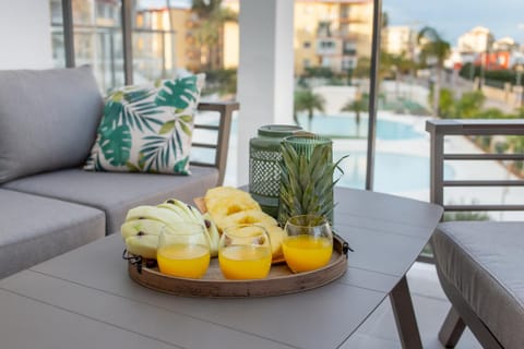 Property building, Food and drinks, Food