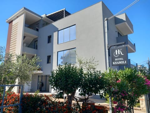 Property building, Facade/entrance